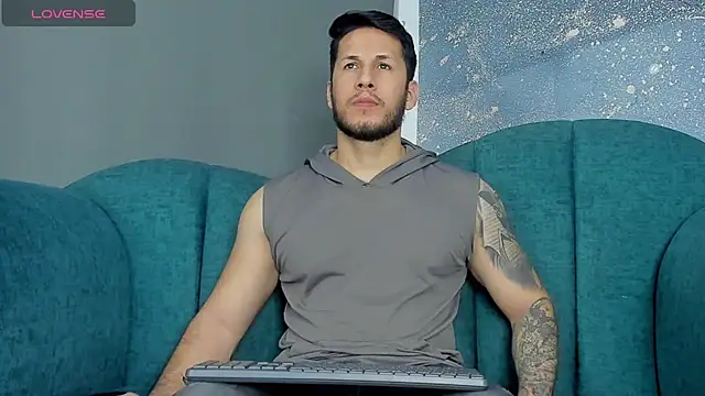 Snapshot of George_Diesell chatting on October 8, 2025, 3:52 am George Diesell online show from October 8, 2025, 3:52 am