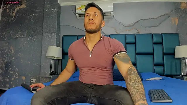 Snapshot of George_Diesell chatting on September 13, 2025, 8:20 pm George Diesell online show from September 13, 2025, 8:20 pm