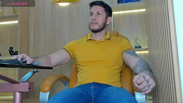 Snapshot of George_Diesell chatting on October 5, 2025, 4:14 am George Diesell online show from October 5, 2025, 4:14 am