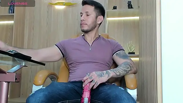 Snapshot of George_Diesell chatting on March 1, 2025, 8:21 pm George Diesell online show from March 1, 2025, 8:21 pm