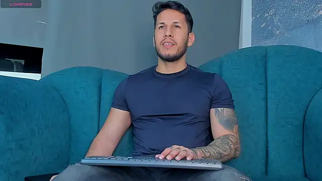 Snapshot of George_Diesell chatting on September 28, 2025, 4:19 am George Diesell online show from September 28, 2025, 4:19 am