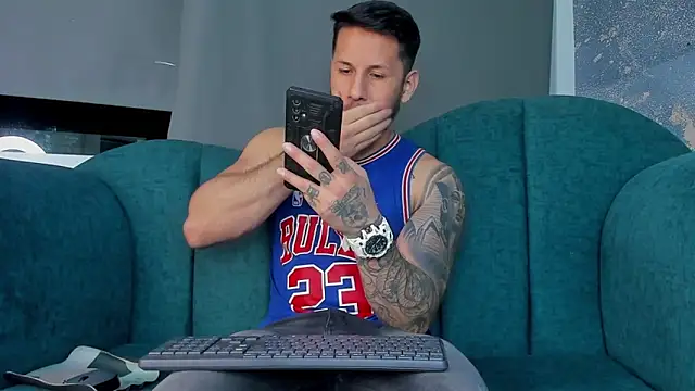 Snapshot of George_Diesell chatting on September 25, 2025, 4:29 am George Diesell online show from September 25, 2025, 4:29 am