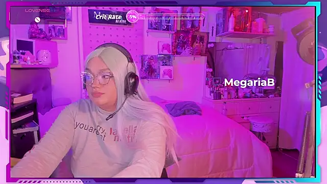 Snapshot of MegariaB chatting on October 20, 2025, 4:25 am MegariaB online show from October 20, 2025, 4:25 am