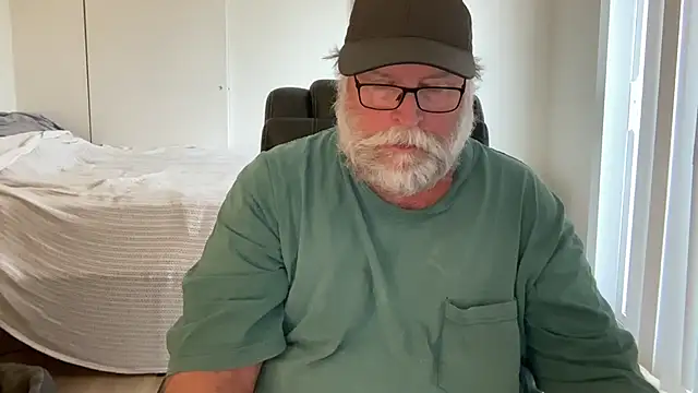 Snapshot of Drummajor chatting on October 26, 2025, 3:34 pm Drummajor online show from October 26, 2025, 3:34 pm