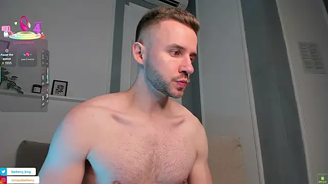 Snapshot of EnriqueBarberry chatting on October 31, 2025, 6:32 am EnriqueBarberry online show from October 31, 2025, 6:32 am