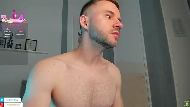 Snapshot of EnriqueBarberry chatting on October 5, 2025, 5:31 am EnriqueBarberry online show from October 5, 2025, 5:31 am