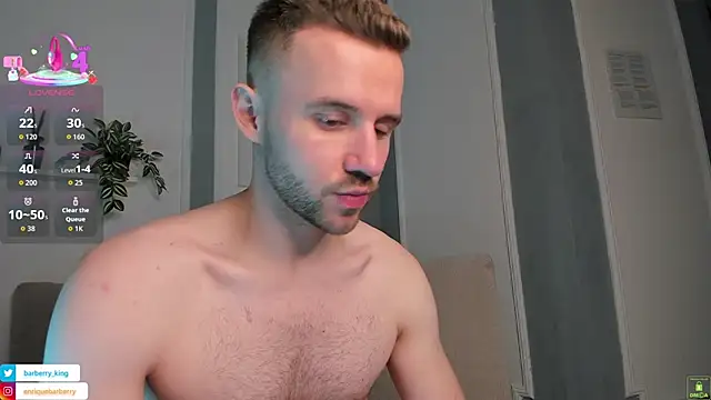 Snapshot of EnriqueBarberry chatting on October 19, 2025, 5:32 am EnriqueBarberry online show from October 19, 2025, 5:32 am