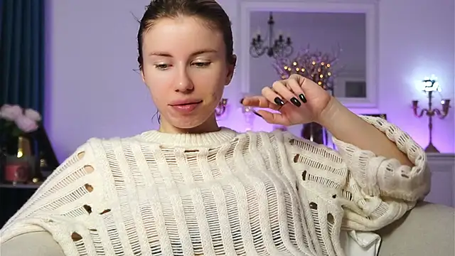 ivyleague  online show from October 13, 2025, 4:03 am