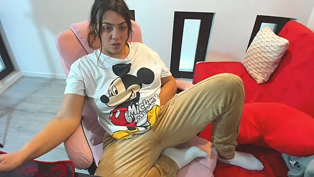 Dyana Kaylinn online show from December 22, 2025, 6:57 am