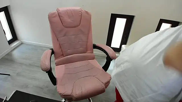 Dyana Kaylinn online show from March 26, 2026, 5:17 am