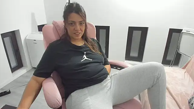 Dyana Kaylinn online show from September 9, 2025, 3:49 am