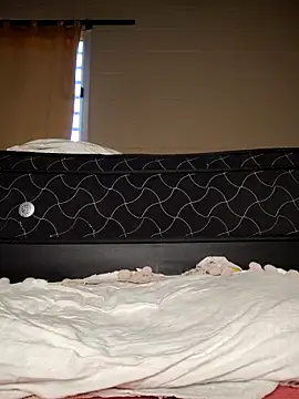 0hYeahbb online show from October 25, 2025, 10:43 pm