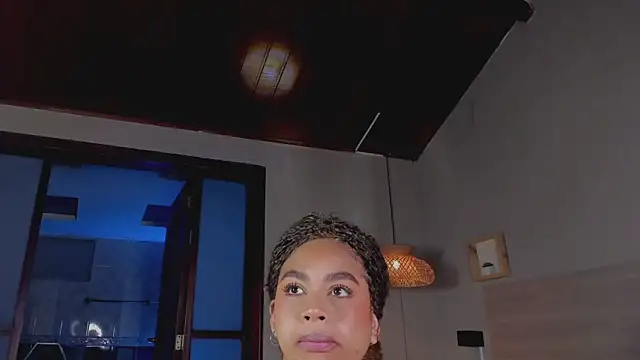 nayah   online show from October 10, 2025, 7:36 pm