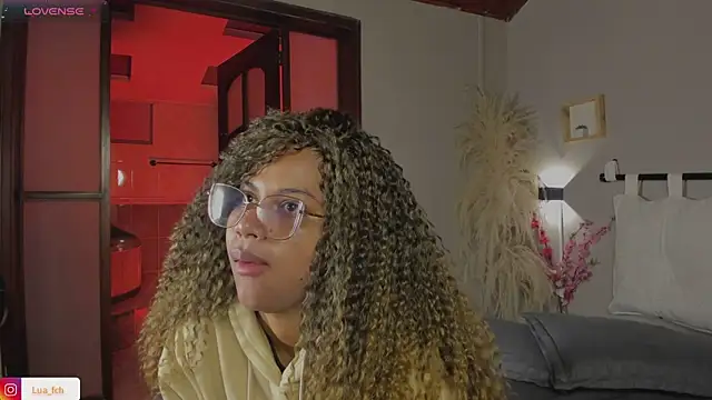 nayah   online show from February 21, 2025, 8:16 pm