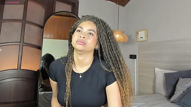 nayah   online show from April 14, 2026, 9:09 pm