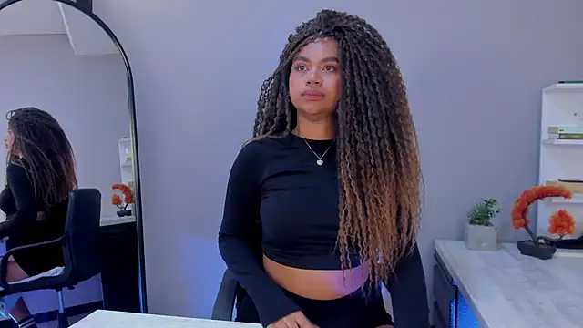 nayah   online show from September 10, 2025, 7:57 pm