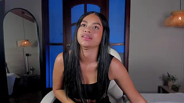 nayah   online show from November 24, 2025, 8:09 pm