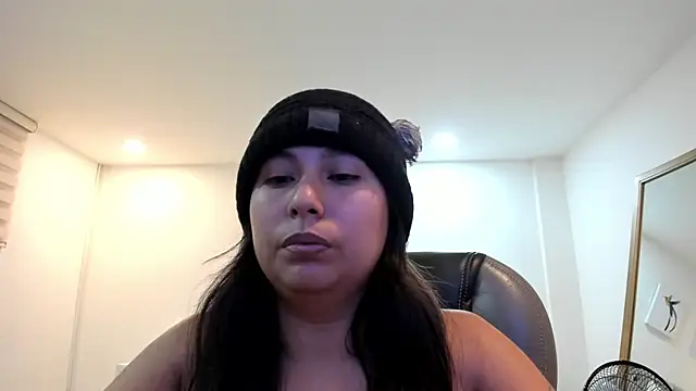  Natalie18 online show from February 26, 2025, 1:57 am