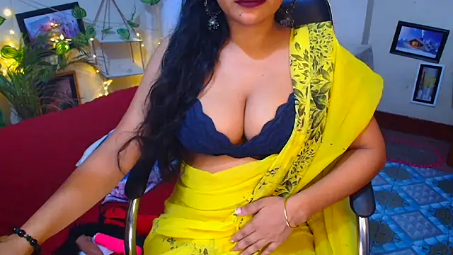 Snapshot of SnoowForYou chatting on October 8, 2025, 12:45 am SnoowForYou online show from October 8, 2025, 12:45 am