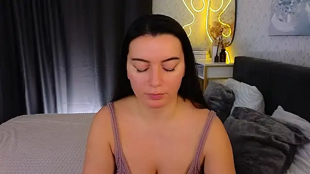 YourSweetDream  online show from February 8, 2025, 7:37 am