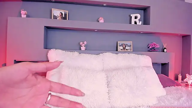 Snapshot of rosemonrooe chatting on September 22, 2025, 2:23 pm rosemonrooe online show from September 22, 2025, 2:23 pm