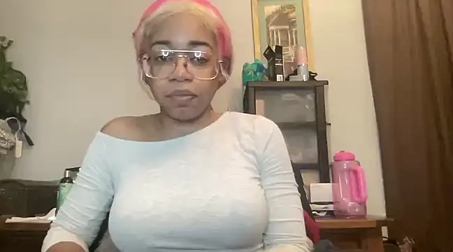 Snapshot of MommyConfident chatting on March 22, 2025, 6:03 pm MommyConfident online show from March 22, 2025, 6:03 pm