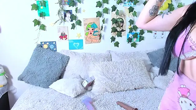 Snapshot of Dianne_Golden chatting on February 6, 2025, 11:37 pm Dianne Golden online show from February 6, 2025, 11:37 pm