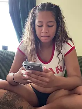 Snapshot of VanessaBling chatting on October 1, 2025, 2:10 pm VanessaBling online show from October 1, 2025, 2:10 pm