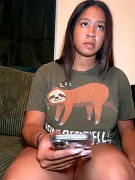 Snapshot of VanessaBling chatting on October 22, 2025, 2:11 am VanessaBling online show from October 22, 2025, 2:11 am