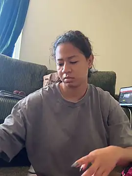 Snapshot of VanessaBling chatting on October 29, 2025, 1:43 pm VanessaBling online show from October 29, 2025, 1:43 pm