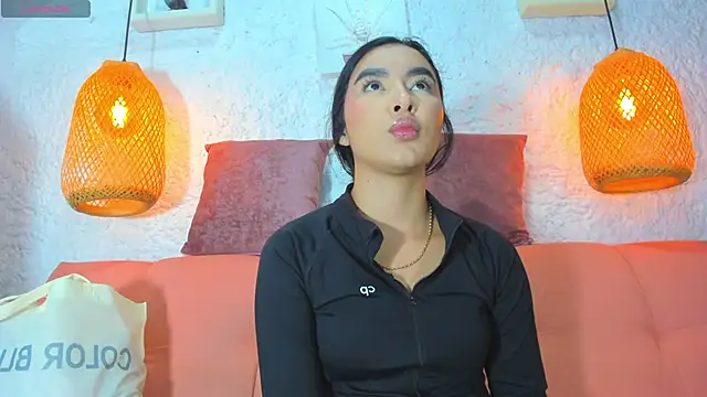 Snapshot of emiily_s chatting on October 14, 2025, 12:06 pm emiily s online show from October 14, 2025, 12:06 pm