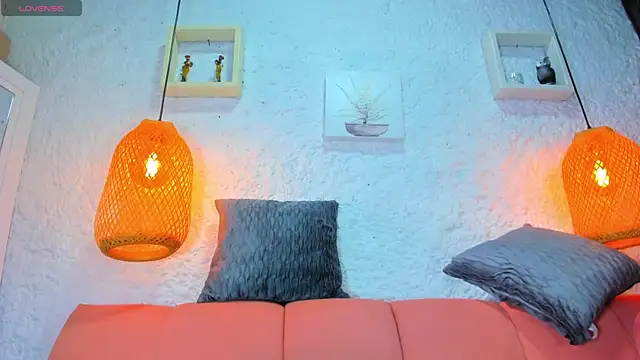 Snapshot of emiily_s chatting on September 19, 2025, 12:09 pm emiily s online show from September 19, 2025, 12:09 pm