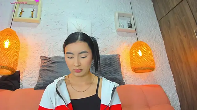 Snapshot of emiily_s chatting on September 17, 2025, 12:07 pm emiily s online show from September 17, 2025, 12:07 pm