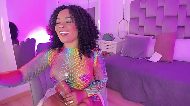 Snapshot of PamelaMendez_ chatting on March 9, 2025, 3:43 am PamelaMendez  online show from March 9, 2025, 3:43 am