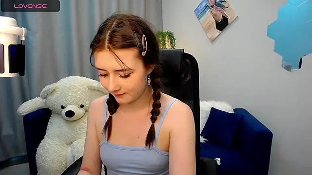 Snapshot of Tweet88 chatting on March 5, 2025, 3:40 pm Tweet88 online show from March 5, 2025, 3:40 pm