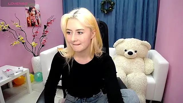 Snapshot of Tweet88 chatting on December 25, 2024, 10:59 pm Tweet88 online show from December 25, 2024, 10:59 pm