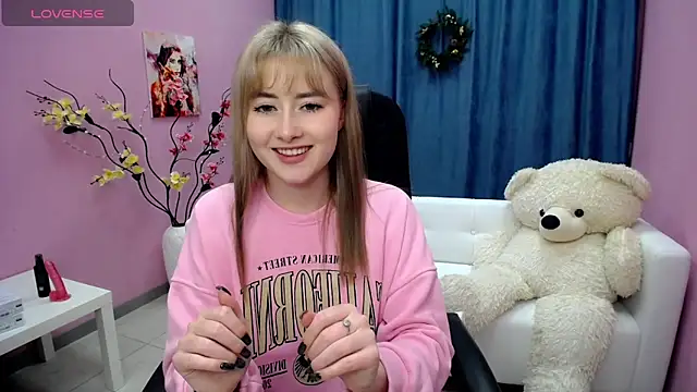 Snapshot of Tweet88 chatting on January 5, 2025, 7:28 pm Tweet88 online show from January 5, 2025, 7:28 pm