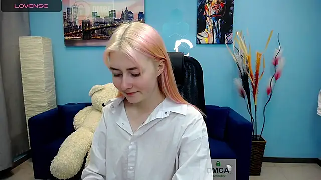 Snapshot of Tweet88 chatting on December 11, 2024, 12:34 pm Tweet88 online show from December 11, 2024, 12:34 pm