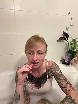 haileyhope  online show from March 22, 2026, 5:25 pm