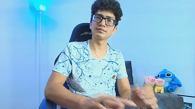 Snapshot of TylerWhite_ chatting on September 18, 2025, 3:53 am TylerWhite  online show from September 18, 2025, 3:53 am