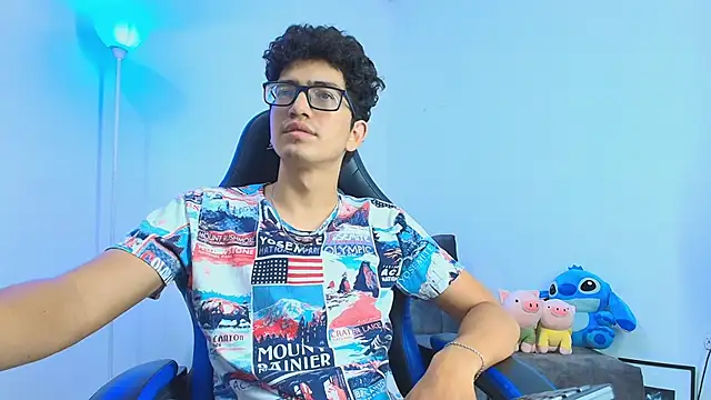 Snapshot of TylerWhite_ chatting on September 19, 2025, 6:17 am TylerWhite  online show from September 19, 2025, 6:17 am