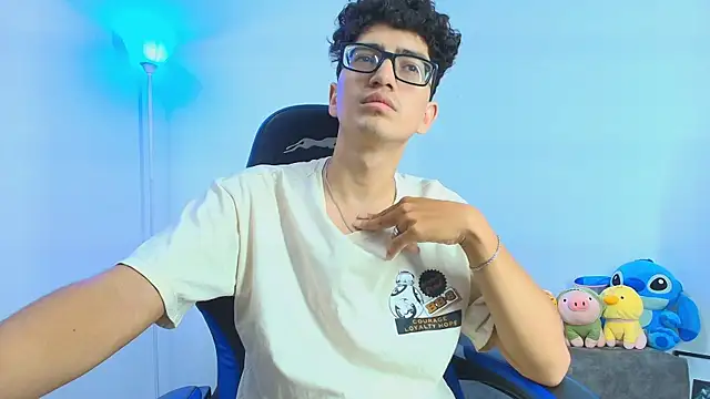 Snapshot of TylerWhite_ chatting on October 9, 2025, 6:14 am TylerWhite  online show from October 9, 2025, 6:14 am