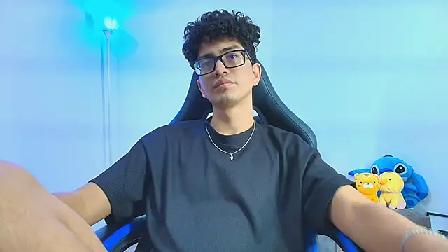 Snapshot of TylerWhite_ chatting on October 25, 2025, 3:17 am TylerWhite  online show from October 25, 2025, 3:17 am