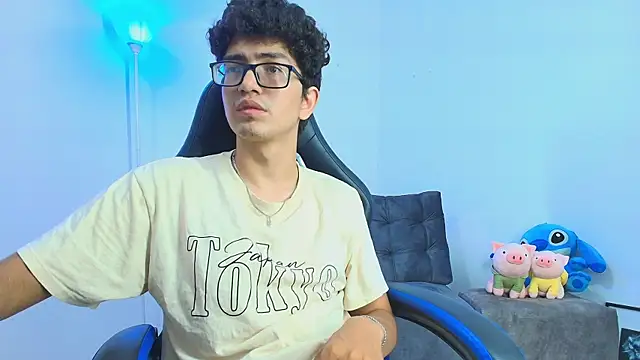 Snapshot of TylerWhite_ chatting on September 28, 2025, 6:59 pm TylerWhite  online show from September 28, 2025, 6:59 pm