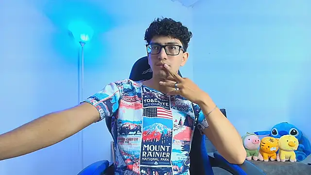 Snapshot of TylerWhite_ chatting on October 14, 2025, 7:58 pm TylerWhite  online show from October 14, 2025, 7:58 pm