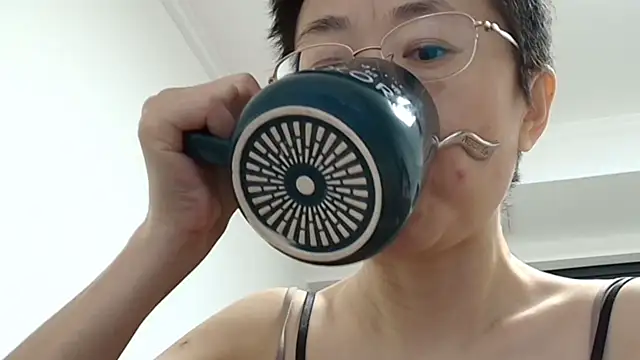 Snapshot of sonyx chatting on October 15, 2025, 8:28 pm sonyx online show from October 15, 2025, 8:28 pm