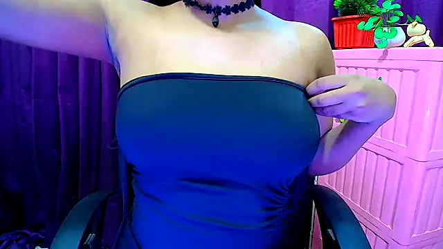 Snapshot of Kashish_11 chatting on December 21, 2024, 8:43 pm Kashish 11 online show from December 21, 2024, 8:43 pm