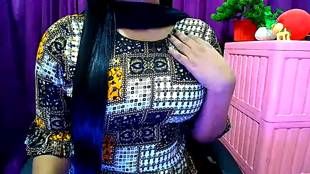 Snapshot of Kashish_11 chatting on March 12, 2025, 6:32 pm Kashish 11 online show from March 12, 2025, 6:32 pm