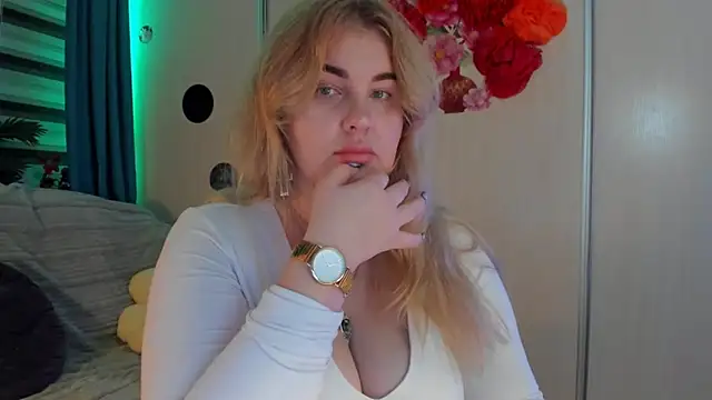 Snapshot of CoraSwon chatting on October 27, 2025, 11:27 pm CoraSwon online show from October 27, 2025, 11:27 pm