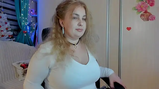 CoraSwon online show from December 20, 2025, 6:22 pm